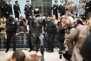Murphy continues to fight crime. RoboCop (2014).