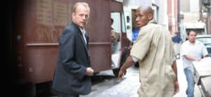 Jack and Eddie make their way to the courthouse. 16 Blocks